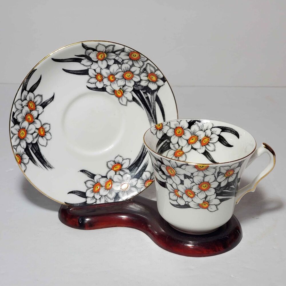 Victoria C&E Teacup and Saucer Narcissus White Flowers Vintage
